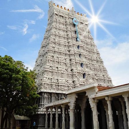 Thiruchendur Stayz Vairavel Residency Тиручендур Экстерьер фото
