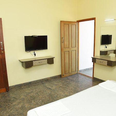 Thiruchendur Stayz Vairavel Residency Тиручендур Экстерьер фото
