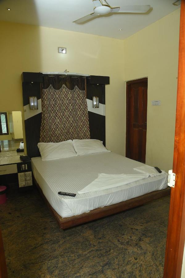 Thiruchendur Stayz Vairavel Residency Тиручендур Экстерьер фото