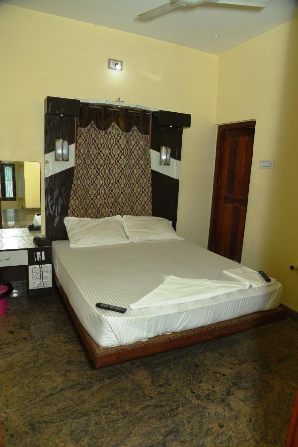 Thiruchendur Stayz Vairavel Residency Тиручендур Экстерьер фото