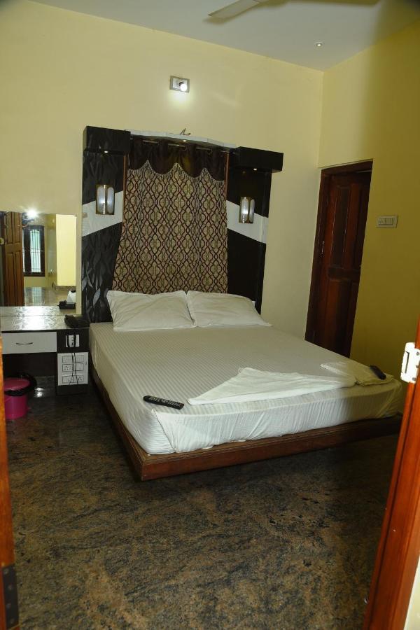 Thiruchendur Stayz Vairavel Residency Тиручендур Экстерьер фото