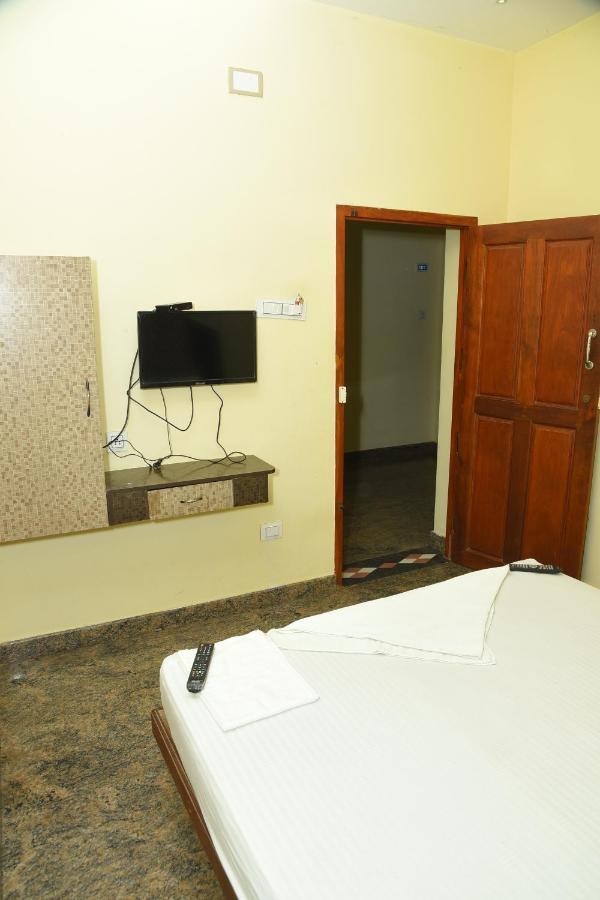 Thiruchendur Stayz Vairavel Residency Тиручендур Экстерьер фото